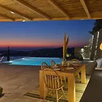Infinity Sea View Hillside With Private Pool Сasa de vacaciones